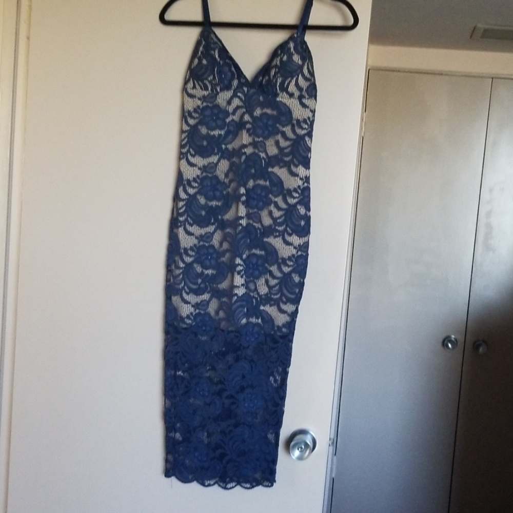 Lace body con midi dress - Picture 2 of 7